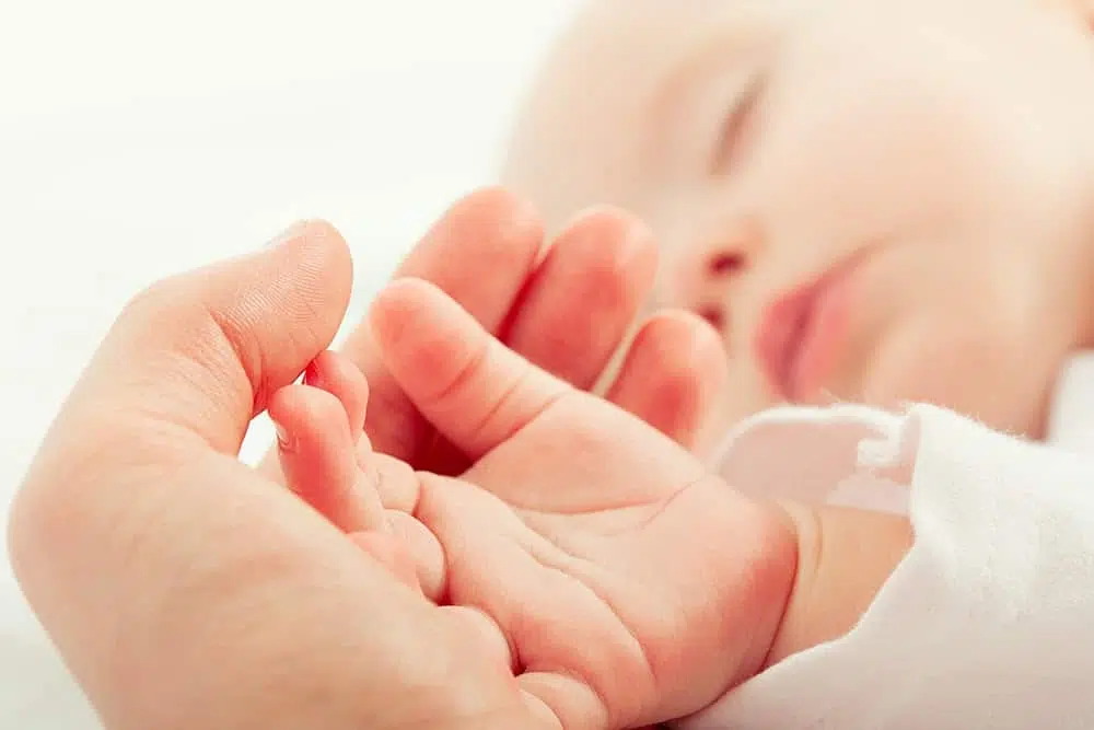 Mastopexie : quelles conséquences sur l’allaitement ? | Dr Sarfati