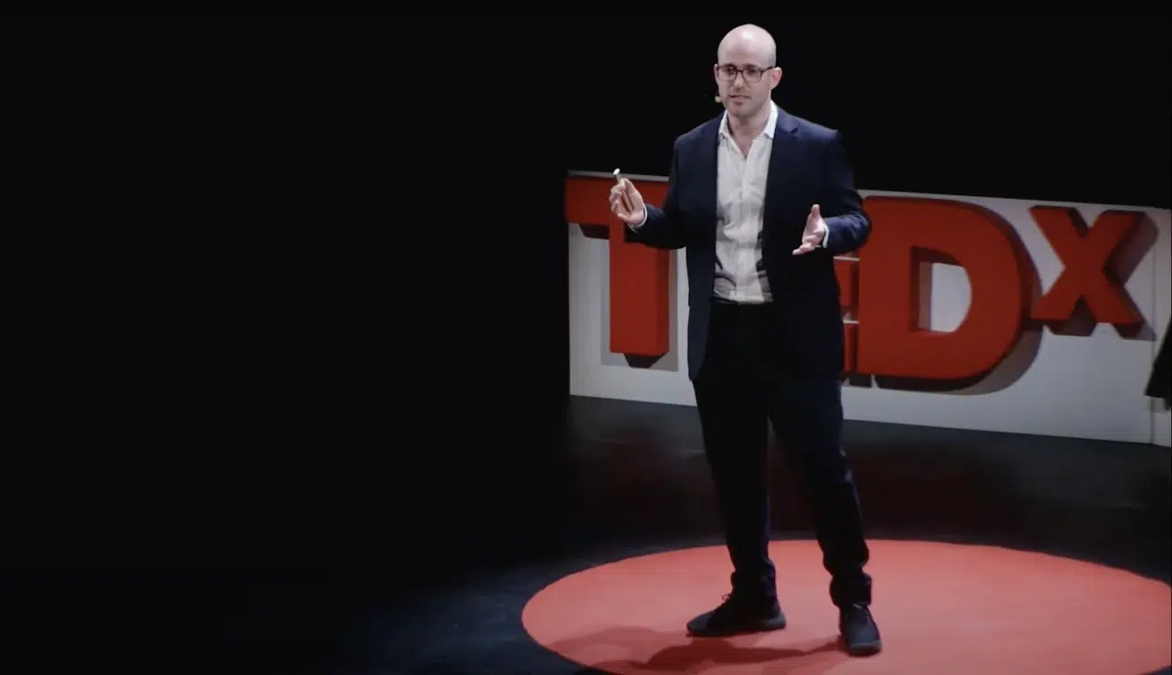 Photo de couverture de video de Dr Benjamin Sarfati sur l innovation de la chirurgie mammaire Dr Benjamin Sarfati paris