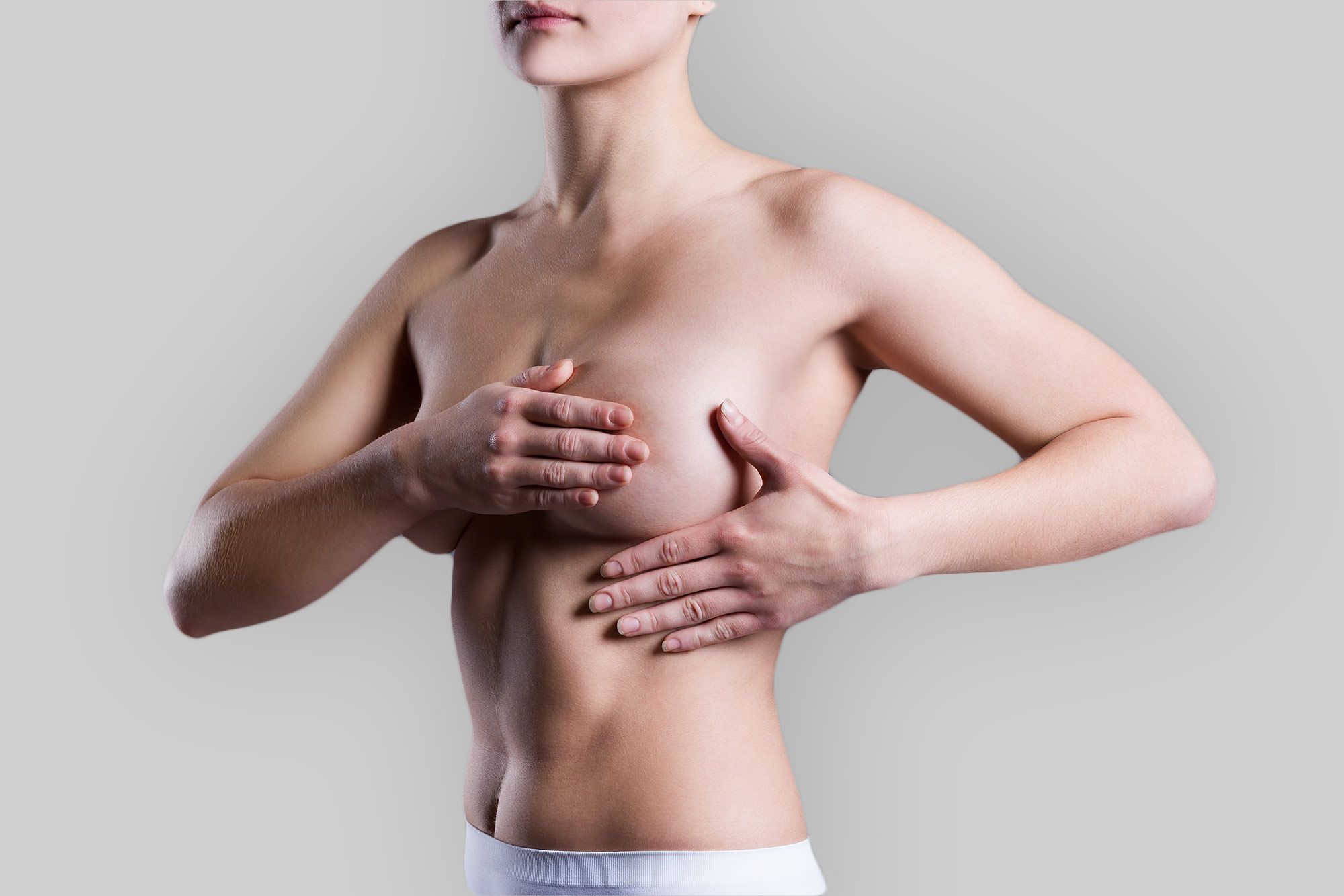 Quels sont les moments pour effectuer une reconstruction mammaire ? | Dr Sarfati