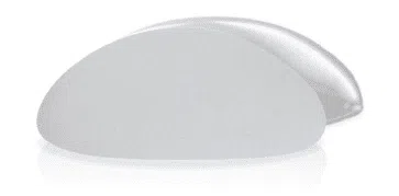 Les prothèses rondes sont peuvent être remplies de gel de silicone ou de sérum physiologique