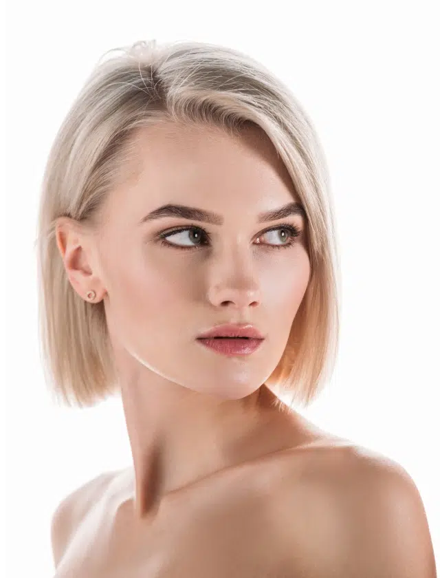 Visage de femme illustrant la chirurgie de lobe des oreilles Dr Benjamin Sarfati paris