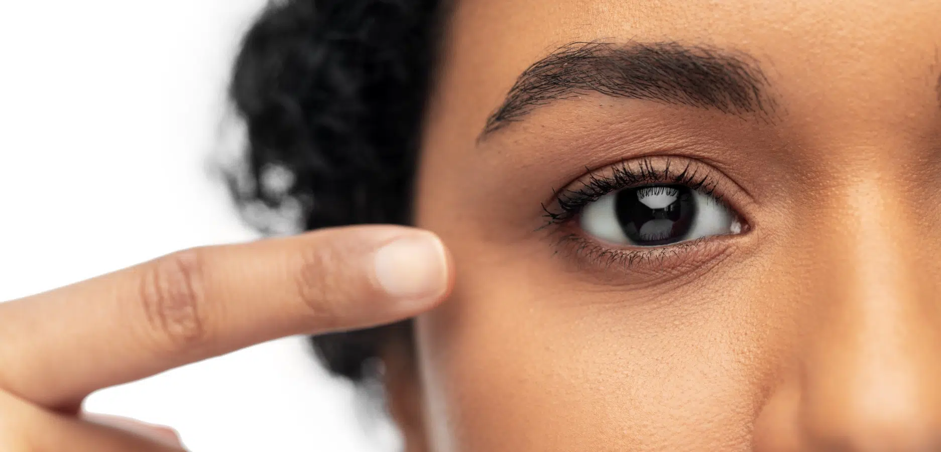 Quelle différence entre la blépharoplastie inférieure et supérieure ? | Dr Sarfati | Paris