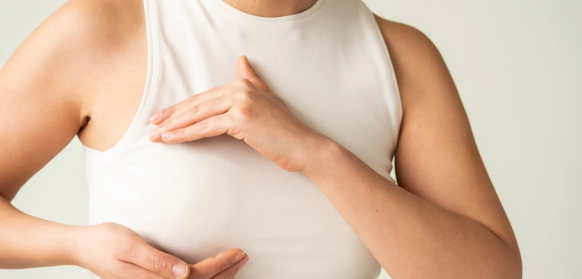 Malformation mammaire ado