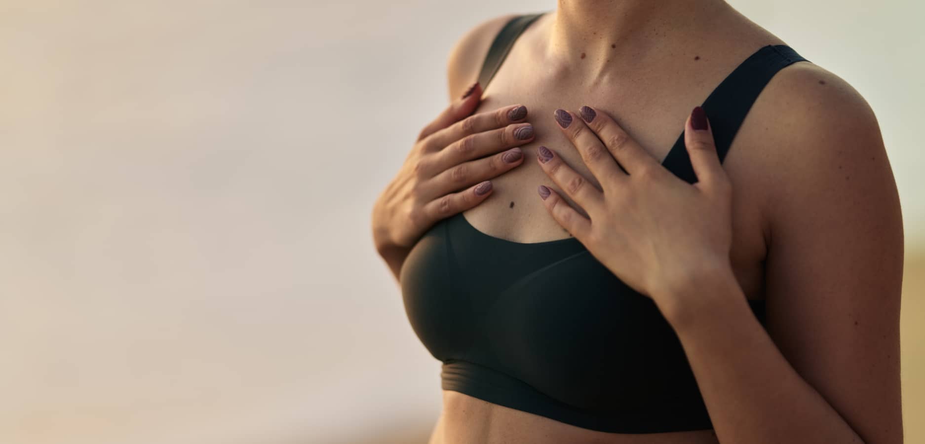 suites opératoires chirurgie mammaire douleurs soins récupération | Dr Sarfati | Paris